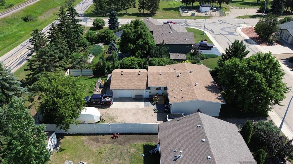 5412 49 A Avenue, Alix, AB - Outdoor