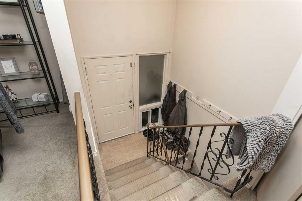 10 Valley Crescent, Lacombe, AB - Indoor Photo Showing Other Room