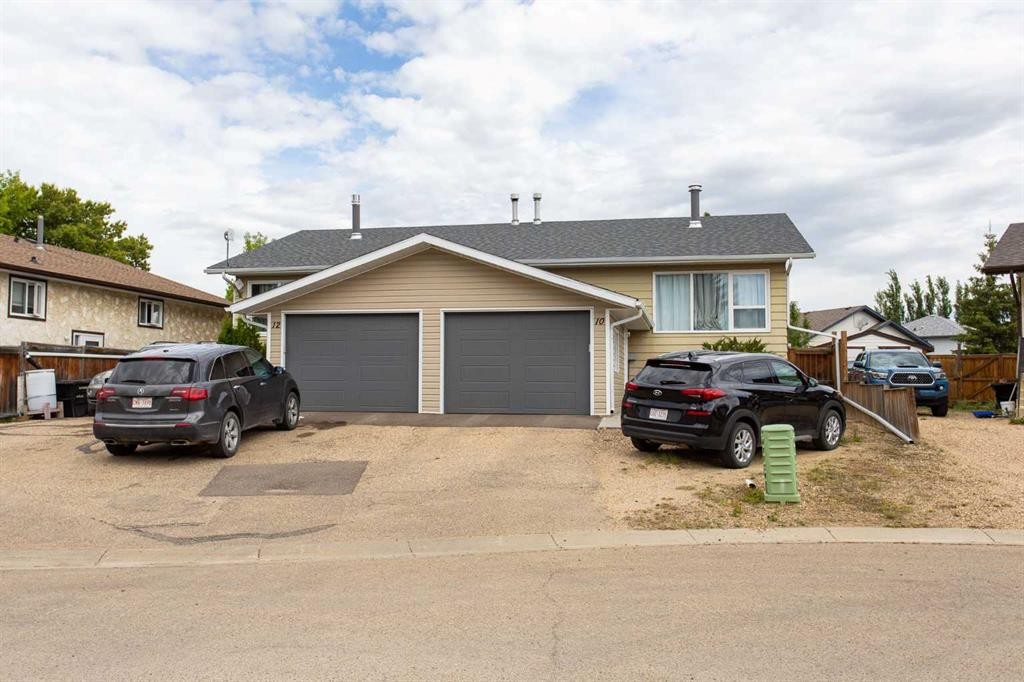 10 Valley Crescent, Lacombe, AB - Outdoor