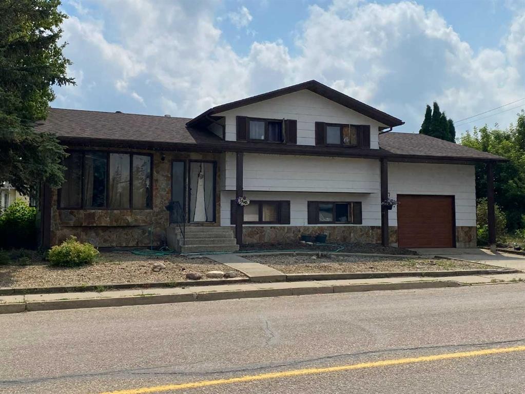 5138 48 Street, Lacombe, AB - Outdoor With Facade