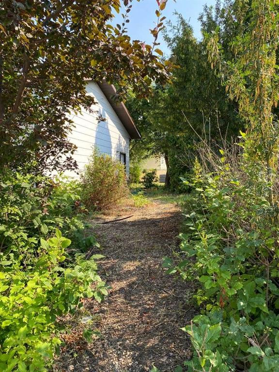 5138 48 Street, Lacombe, AB - Outdoor