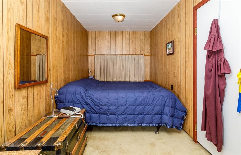48-40422 Range Road 10, Gull Lake, AB - Indoor Photo Showing Bedroom