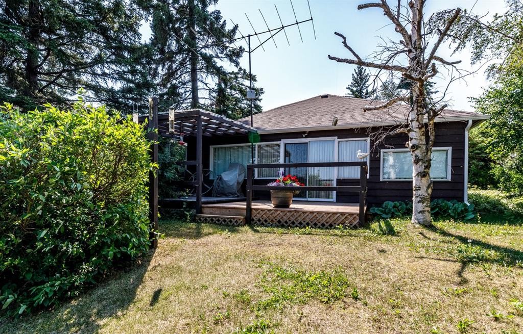 48-40422 Range Road 10, Gull Lake, AB - Outdoor With Deck Patio Veranda