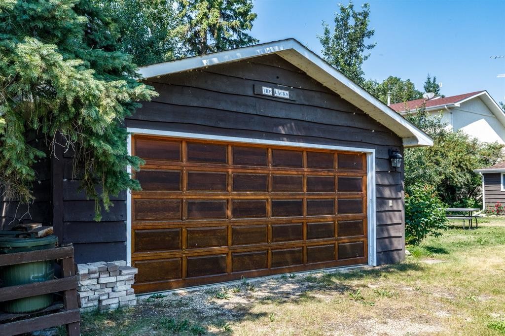 48-40422 Range Road 10, Gull Lake, AB - Outdoor
