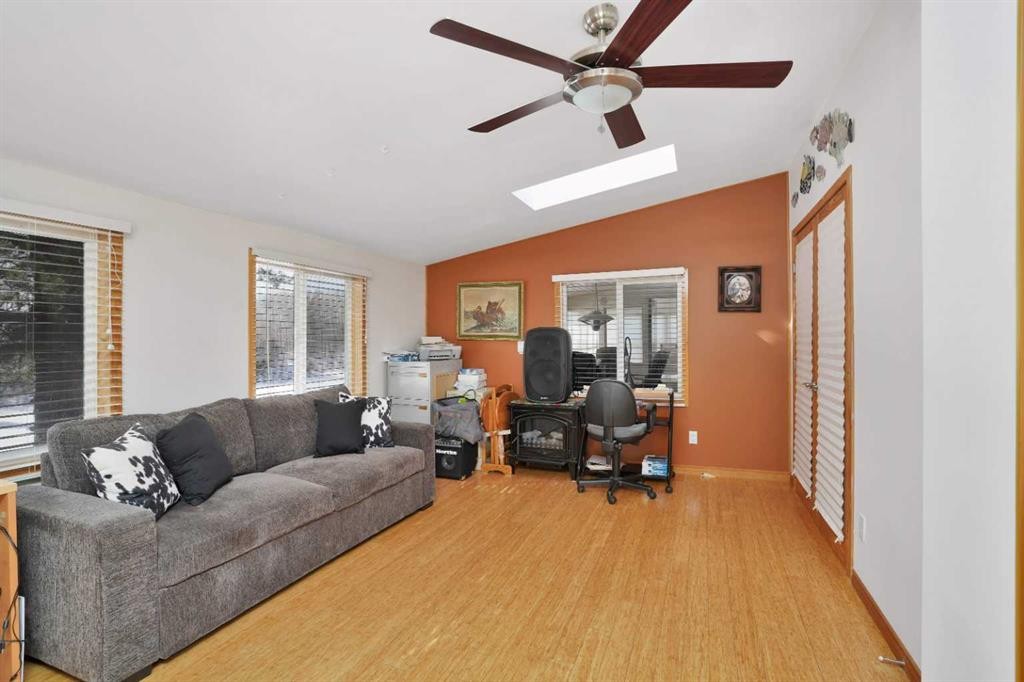 54051 Township Road 351A, Rural Clearwater County, AB - Indoor Photo Showing Living Room