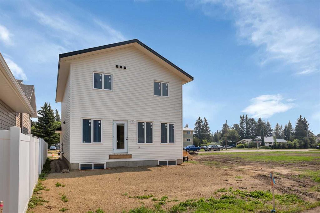 5416 55 Street, Lacombe, AB - Outdoor With Exterior