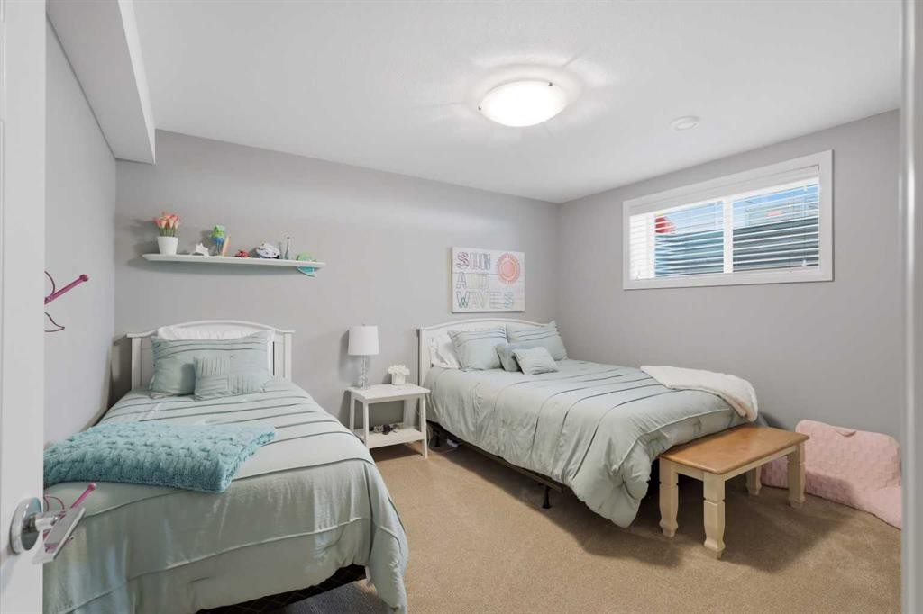 447 Summer Crescent, Rural Ponoka County, AB - Indoor Photo Showing Bedroom