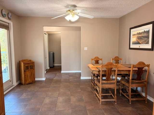 402 East Puffin Street, Pelican Point, AB - Indoor Photo Showing Dining Room