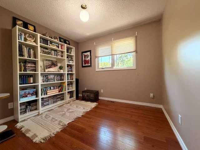 402 East Puffin Street, Pelican Point, AB - Indoor