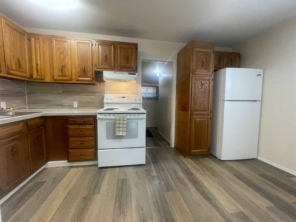 5306 50 Street, Camrose, AB - Indoor Photo Showing Kitchen