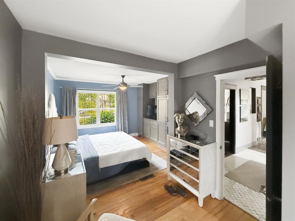 5708 45 Avenue, Red Deer, AB - Indoor Photo Showing Bedroom