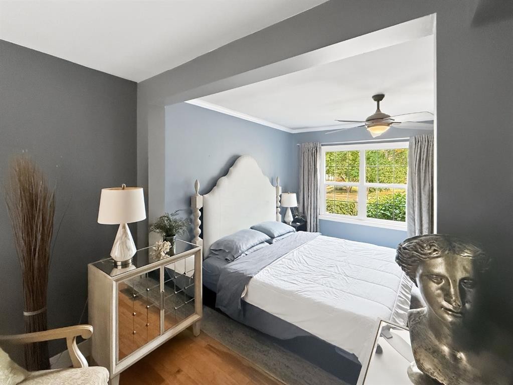 5708 45 Avenue, Red Deer, AB - Indoor Photo Showing Bedroom