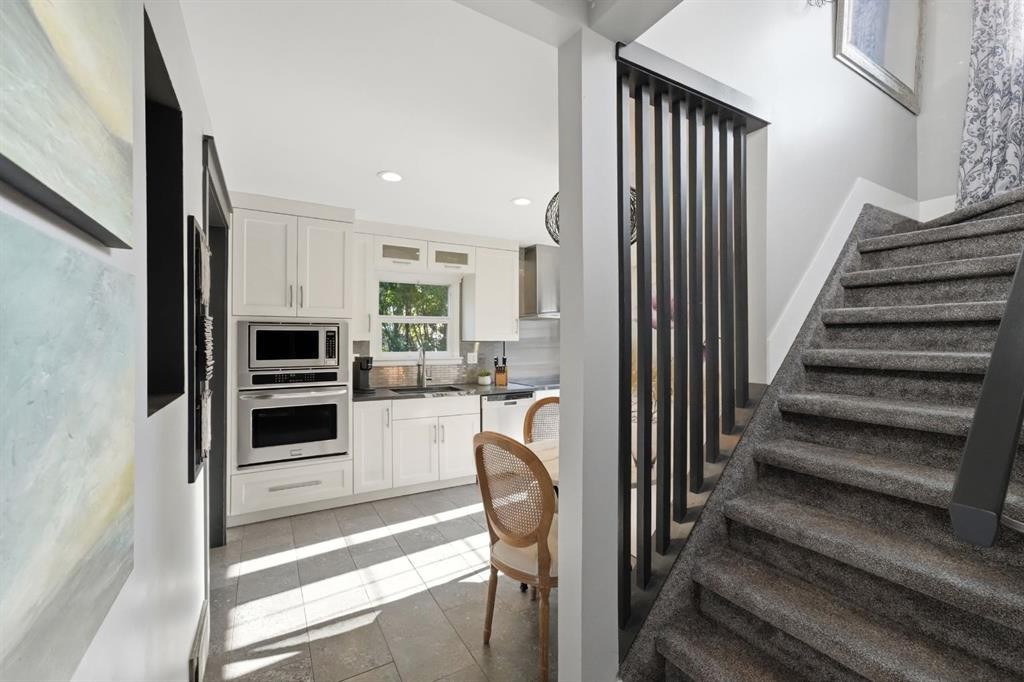 5708 45 Avenue, Red Deer, AB - Indoor