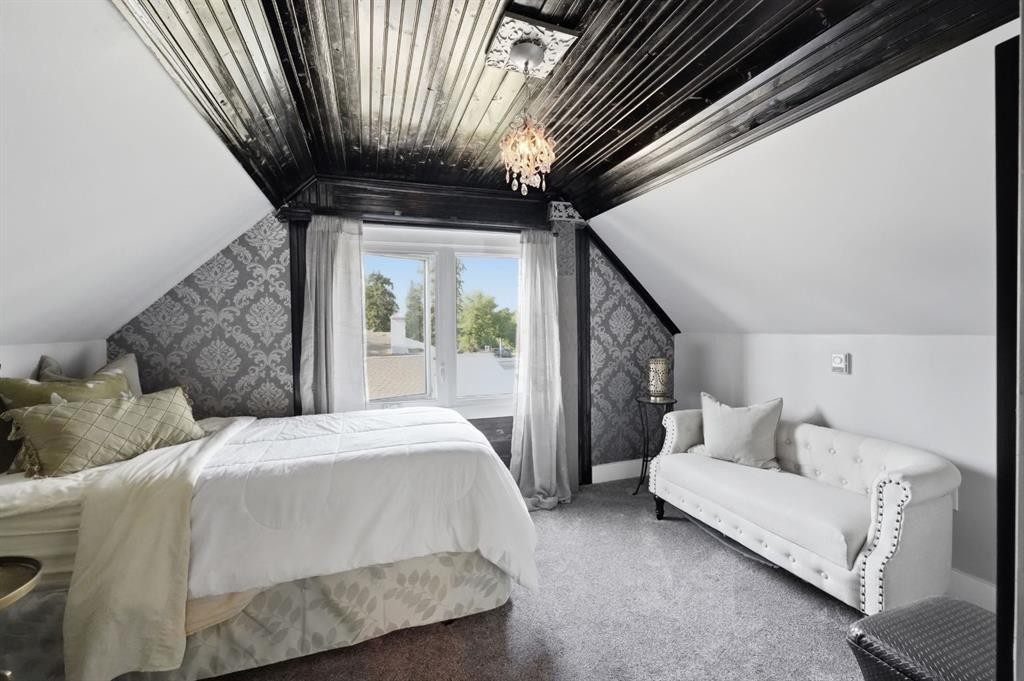 5708 45 Avenue, Red Deer, AB - Indoor Photo Showing Bedroom