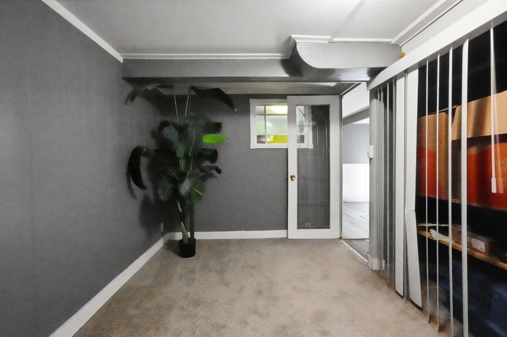 5708 45 Avenue, Red Deer, AB - Indoor Photo Showing Other Room