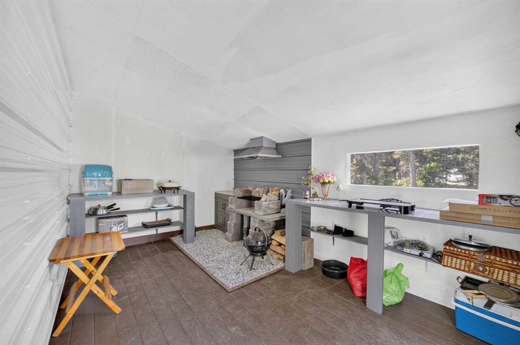 7-32579 Range Road 52, Rural Mountain View County, AB - Indoor