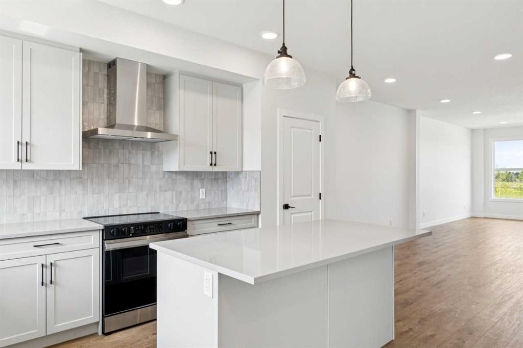 49 Silverton Glen Way Sw, Calgary, AB - Indoor Photo Showing Kitchen With Upgraded Kitchen