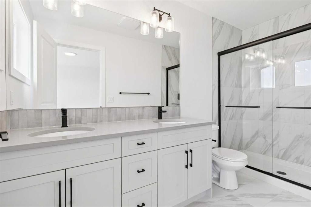 49 Silverton Glen Way Sw, Calgary, AB - Indoor Photo Showing Bathroom