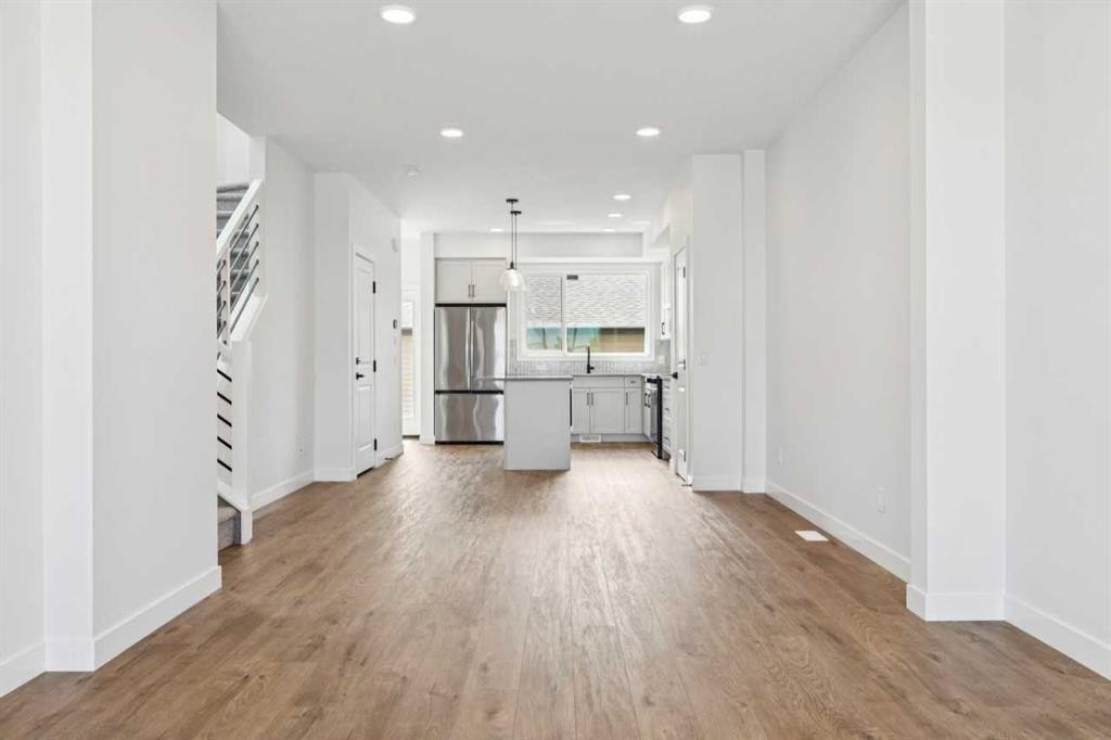 49 Silverton Glen Way Sw, Calgary, AB - Indoor Photo Showing Kitchen