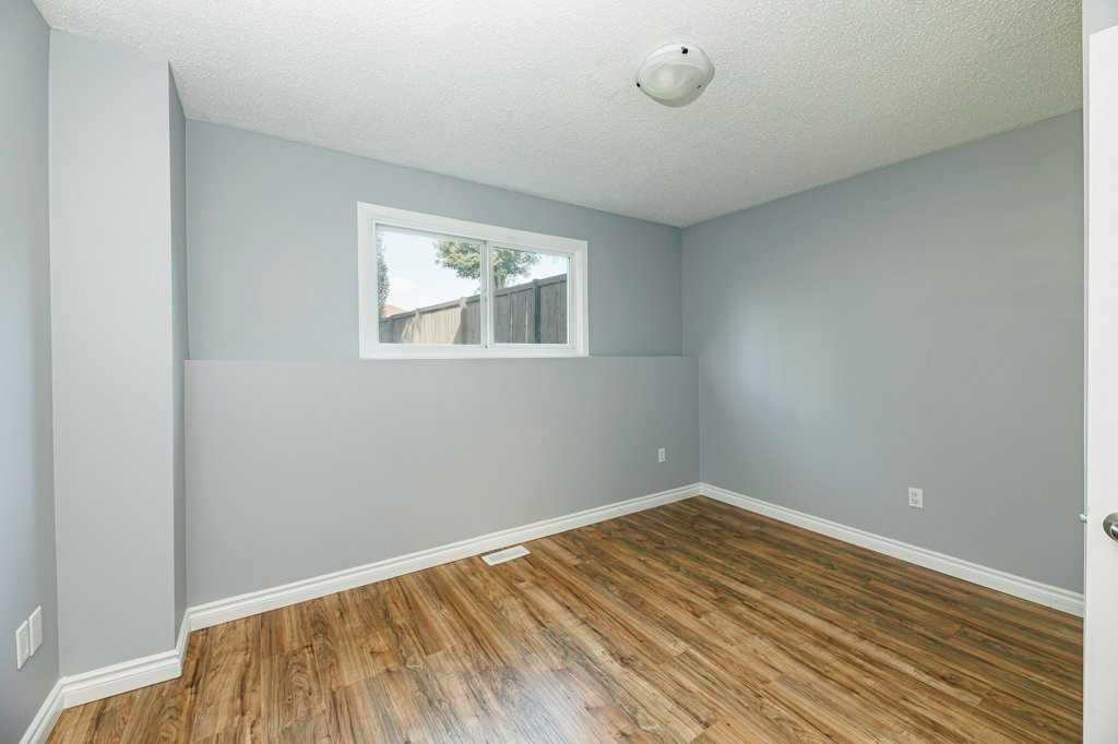 14 Eagle Road, Lacombe, AB - Indoor Photo Showing Other Room