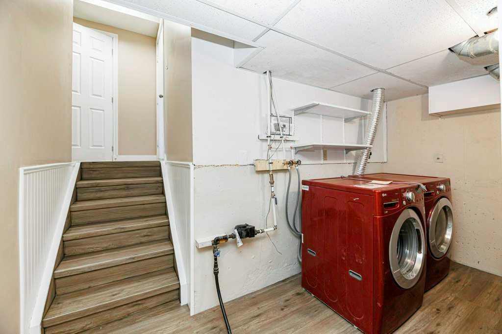 14 Eagle Road, Lacombe, AB - Indoor Photo Showing Laundry Room