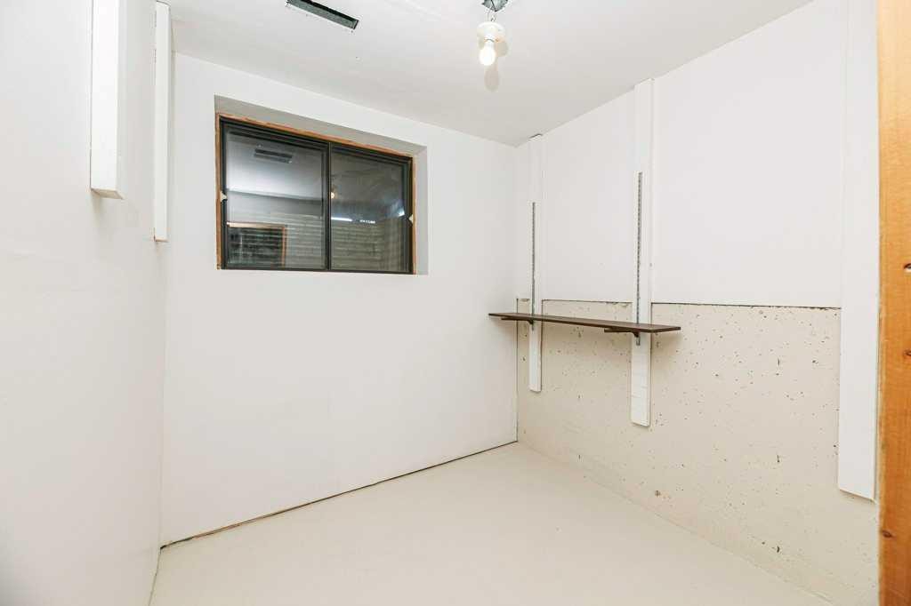 14 Eagle Road, Lacombe, AB - Indoor Photo Showing Other Room