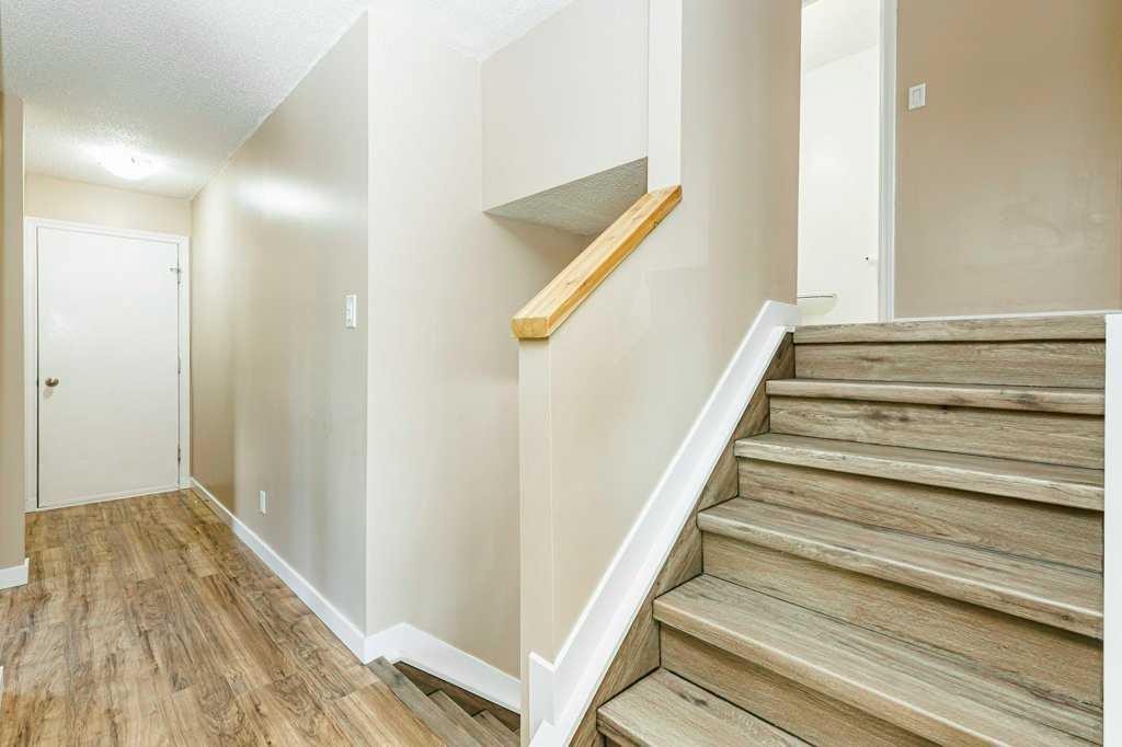 14 Eagle Road, Lacombe, AB - Indoor Photo Showing Other Room