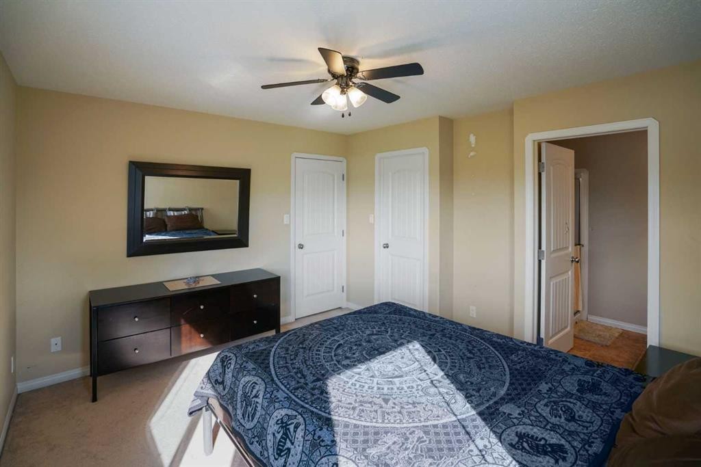 2502 Valleyview Drive, Camrose, AB - Indoor Photo Showing Bedroom