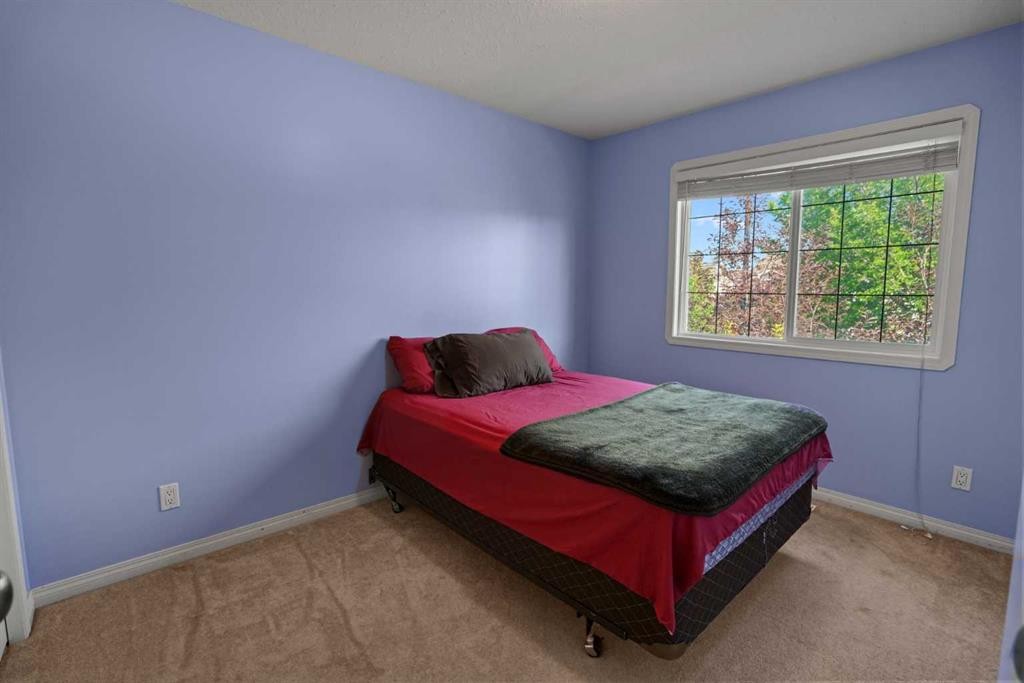 2502 Valleyview Drive, Camrose, AB - Indoor Photo Showing Bedroom