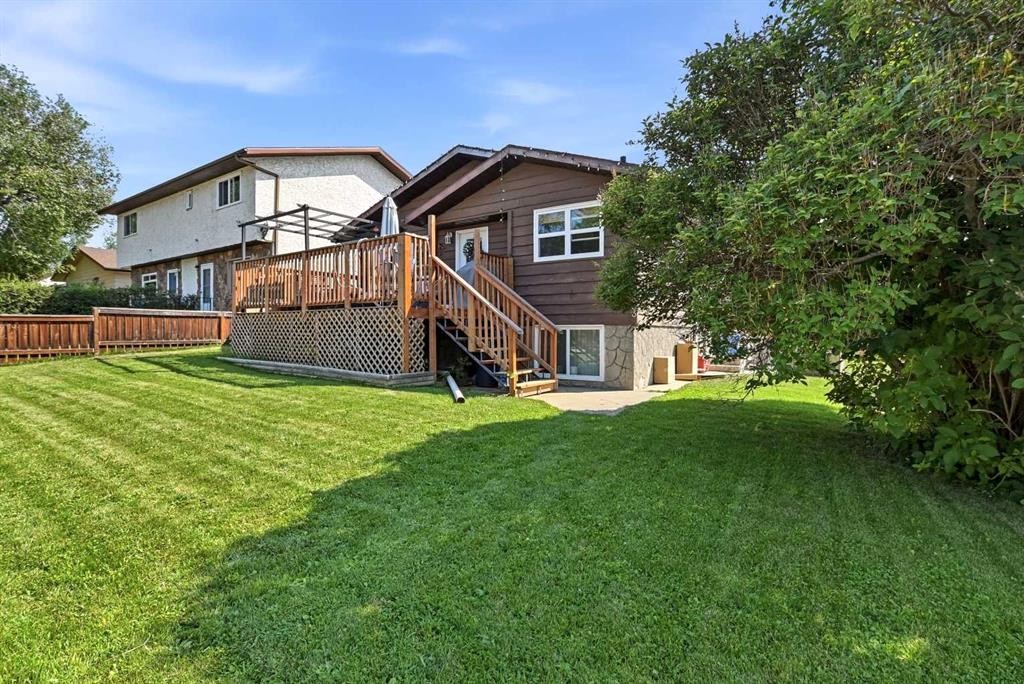 4803 47 Street, Rocky Mountain House, AB - Outdoor