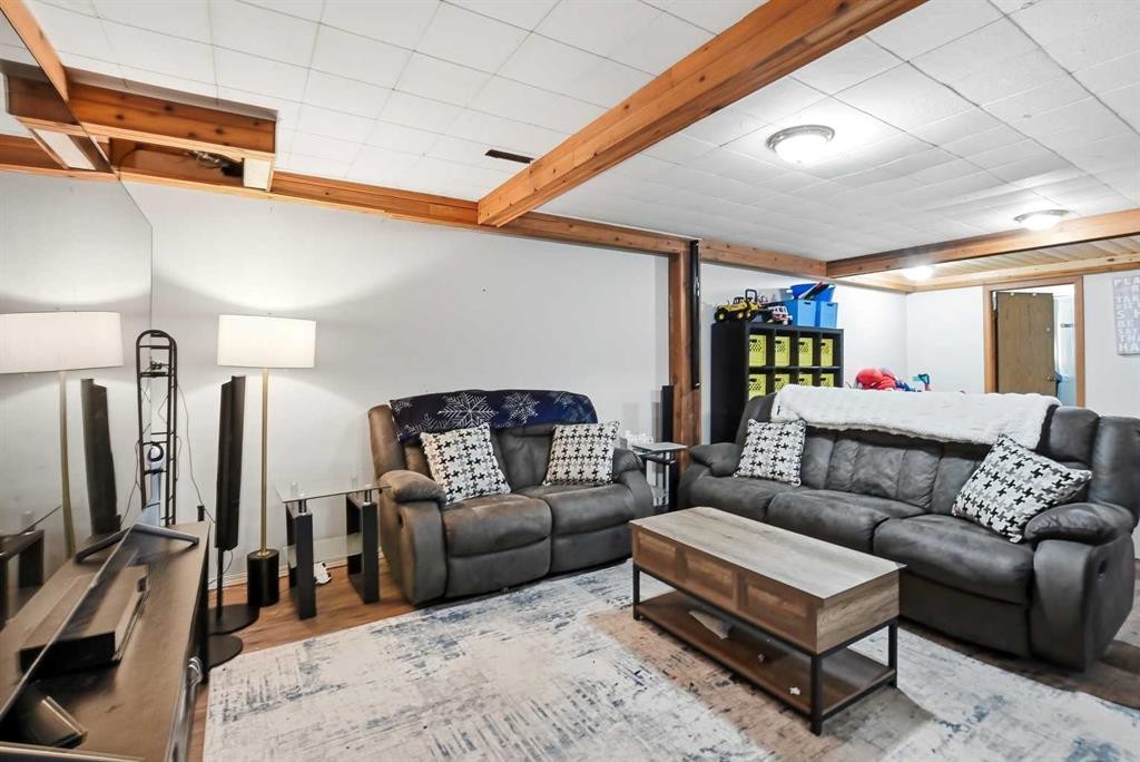 4803 47 Street, Rocky Mountain House, AB - Indoor Photo Showing Living Room