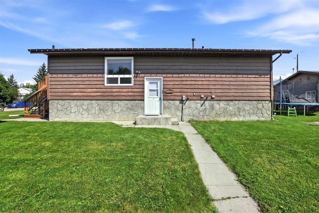 4803 47 Street, Rocky Mountain House, AB - Outdoor