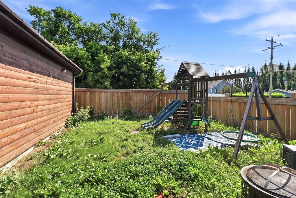 4803 47 Street, Rocky Mountain House, AB - Outdoor