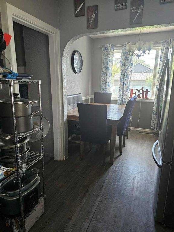 4817 40 Street, Lloydminster, SK - Indoor Photo Showing Dining Room