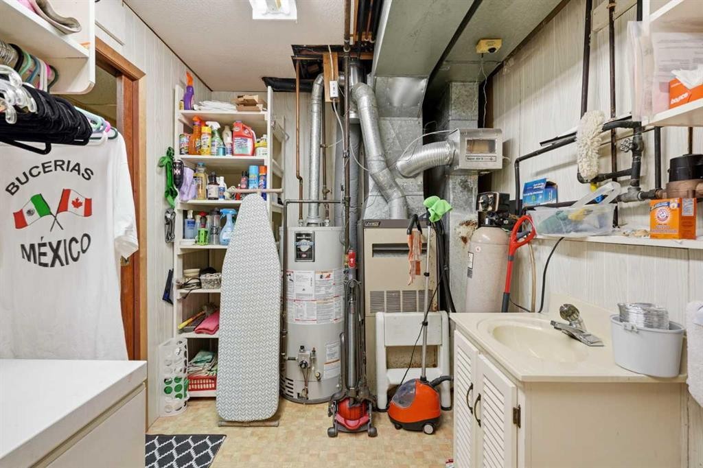 5616 45Th Street, Innisfail, AB - Indoor Photo Showing Basement