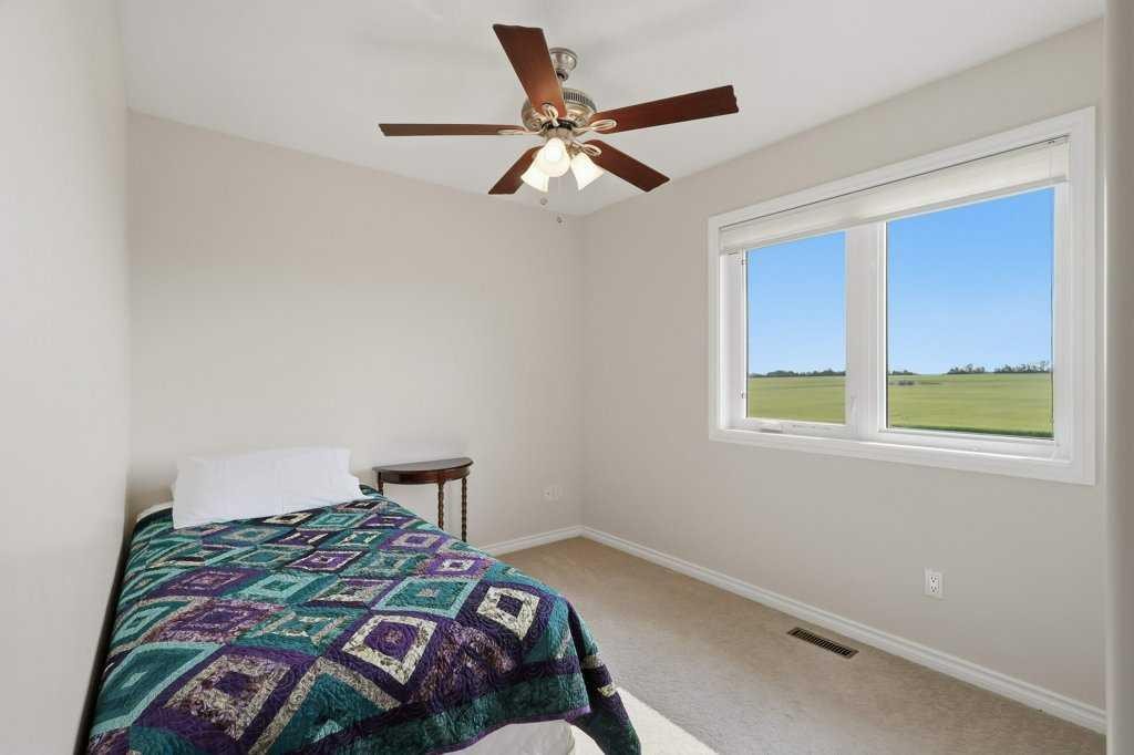 430057 Range Road 22, Rural Ponoka County, AB - Indoor Photo Showing Bedroom