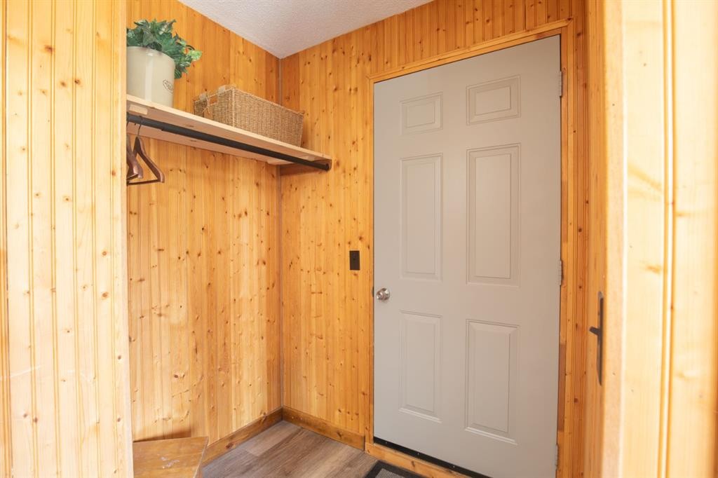 56 Lakeview Avenue, Gull Lake, AB - Indoor Photo Showing Other Room