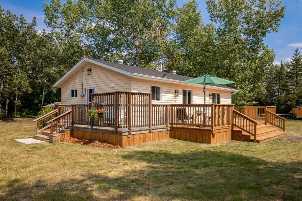 56 Lakeview Avenue, Gull Lake, AB - Outdoor With Deck Patio Veranda