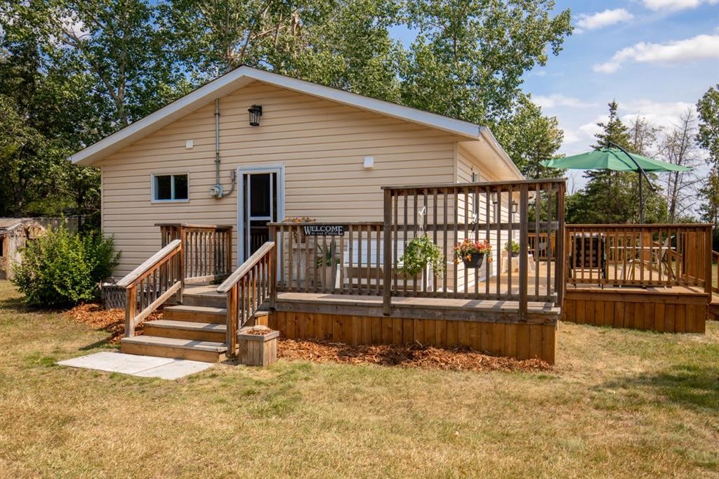 56 Lakeview Avenue, Gull Lake, AB - Outdoor With Deck Patio Veranda