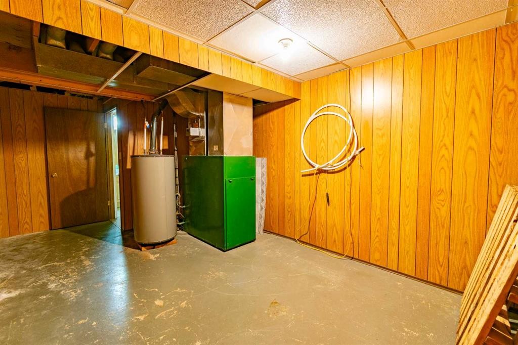 5005 53 Street, Castor, AB - Indoor Photo Showing Other Room