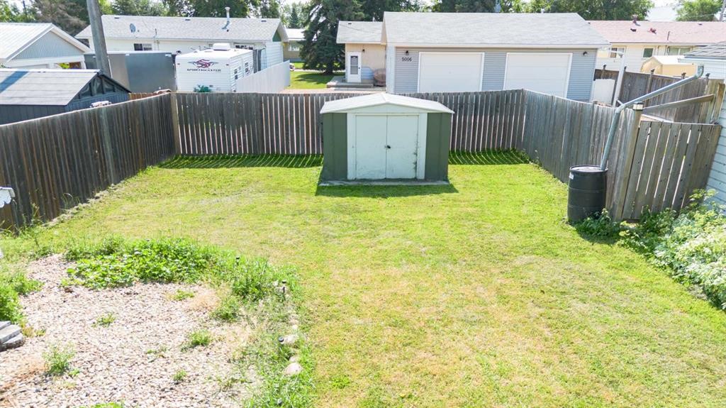 5005 53 Street, Castor, AB - Outdoor