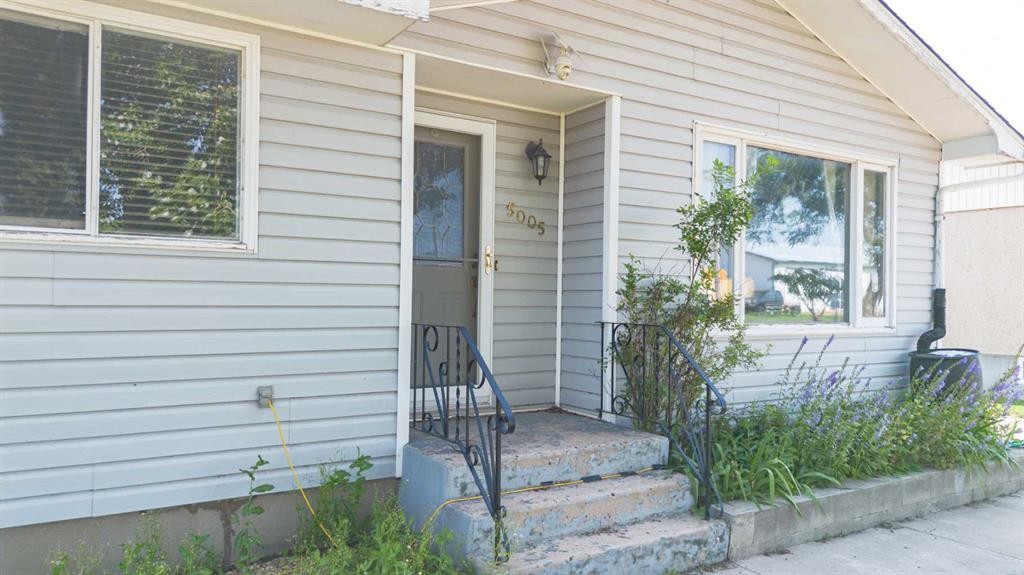 5005 53 Street, Castor, AB - Outdoor With Exterior