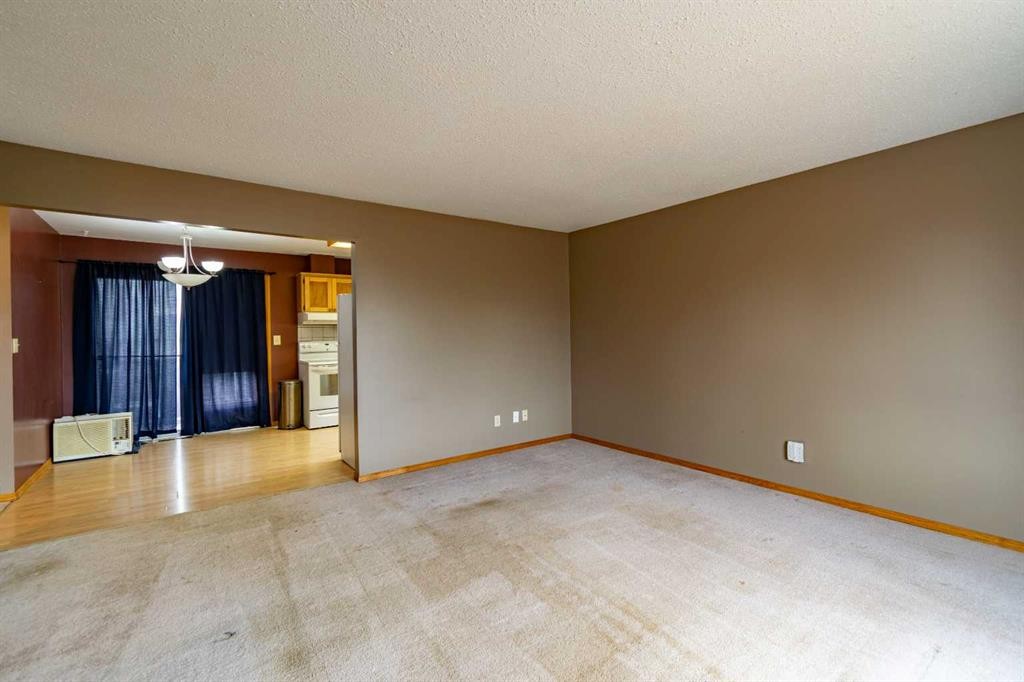 5005 53 Street, Castor, AB - Indoor Photo Showing Other Room
