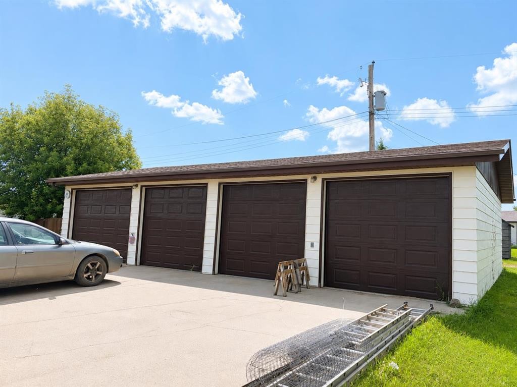 110 Howard Street, Halkirk, AB - Outdoor With Exterior