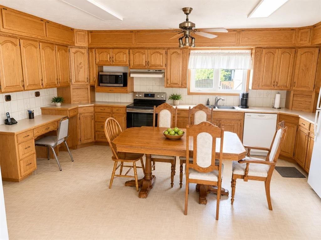 110 Howard Street, Halkirk, AB - Indoor
