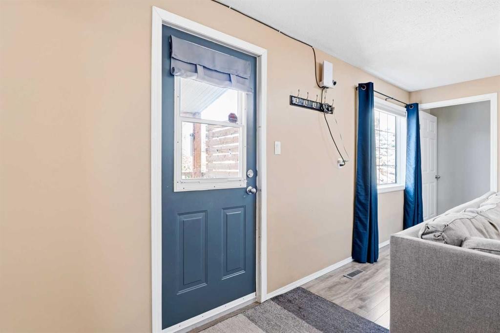 17-829 20 Street, Spruce View, AB - Indoor