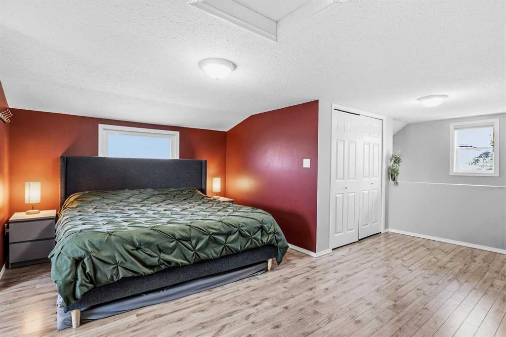 17-829 20 Street, Spruce View, AB - Indoor Photo Showing Bedroom