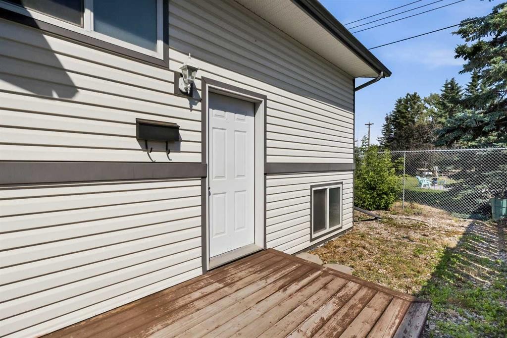17-829 20 Street, Spruce View, AB - Outdoor With Deck Patio Veranda With Exterior