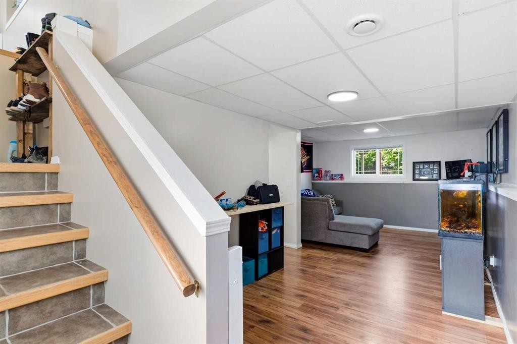 17-829 20 Street, Spruce View, AB - Indoor Photo Showing Other Room