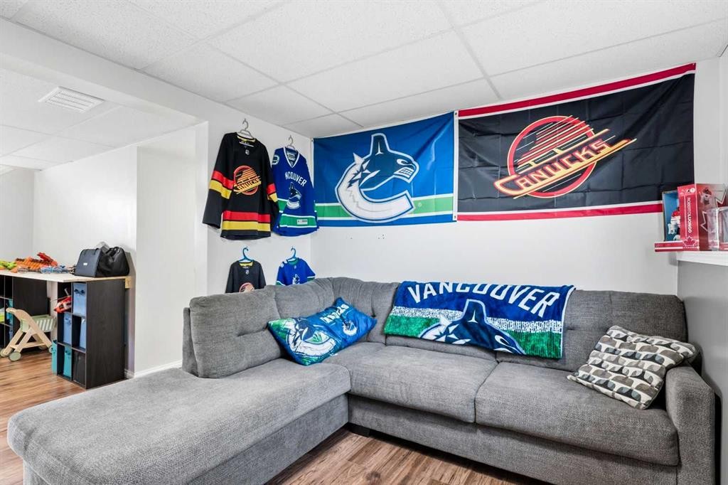 17-829 20 Street, Spruce View, AB - Indoor